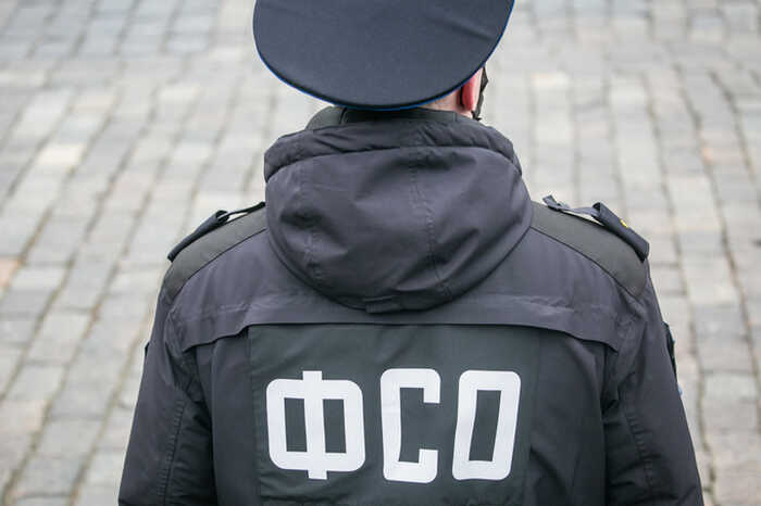 Снайперы на крышах и обходы дворов: как охраняют репетицию парада Победы